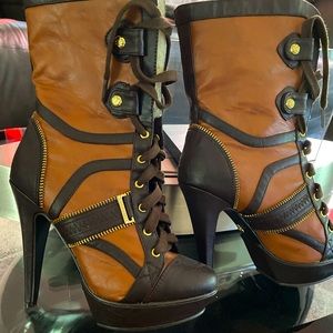 Beyonce’s Dereon Faux Leather Lace Up Booties W/Platform & Zipper Detail🔥❤️🔥❤️